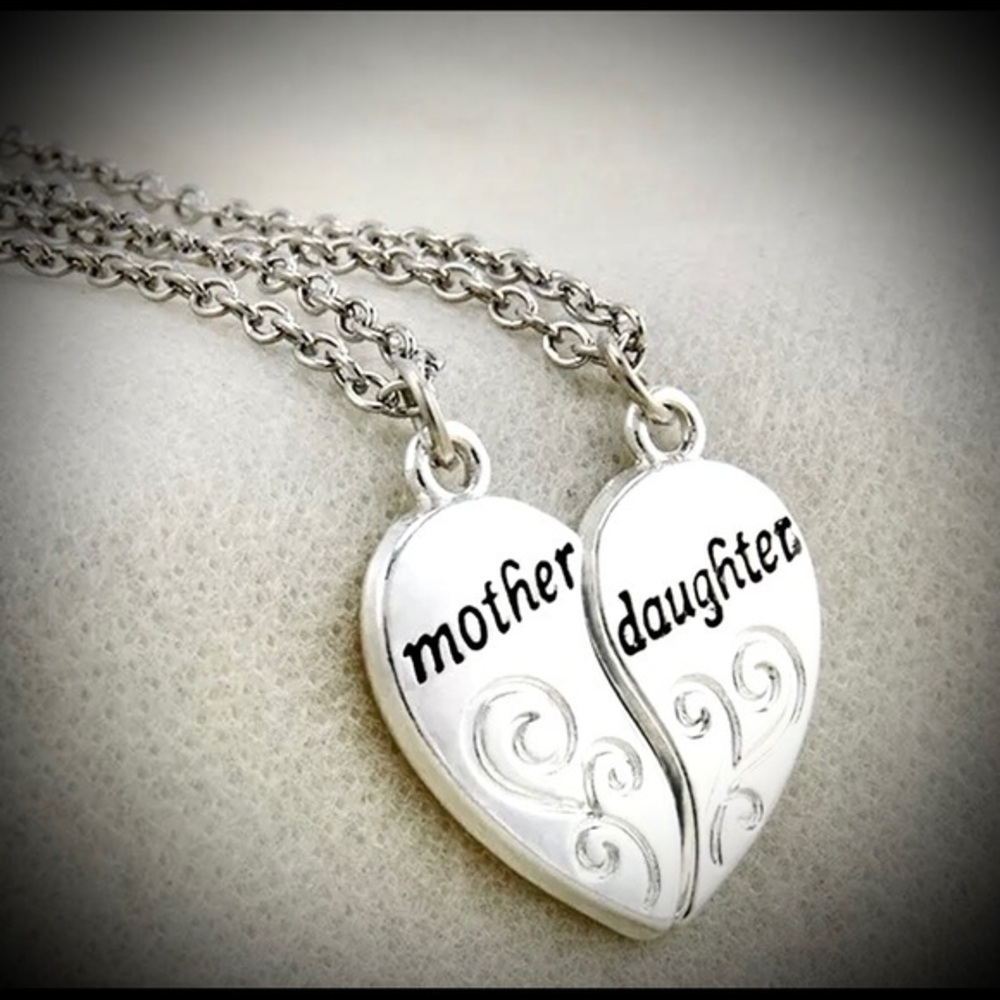 (◕‿◕) Silver plated mother daughter pair necklace 19” mom Mother’s Day